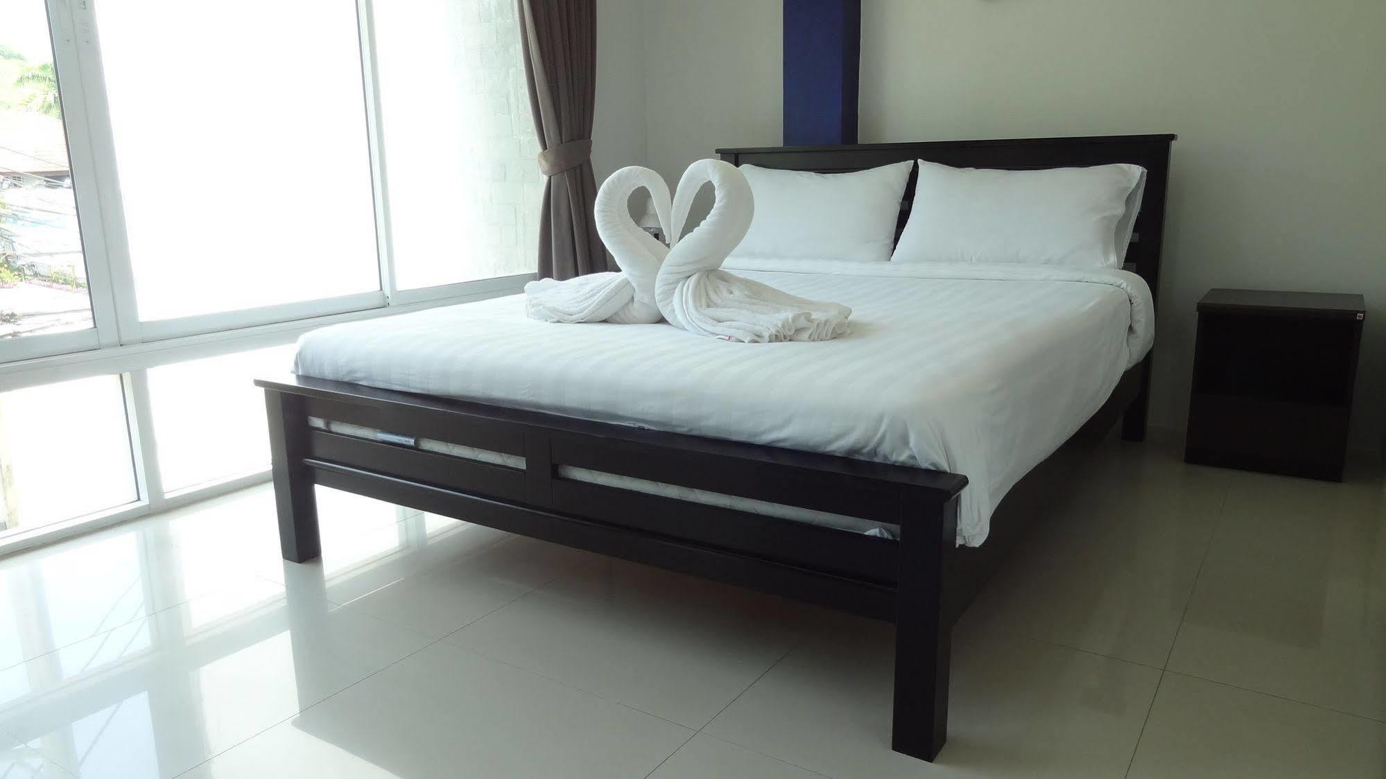 But Different Phuket Boutique Hotel Nai Harn Dış mekan fotoğraf