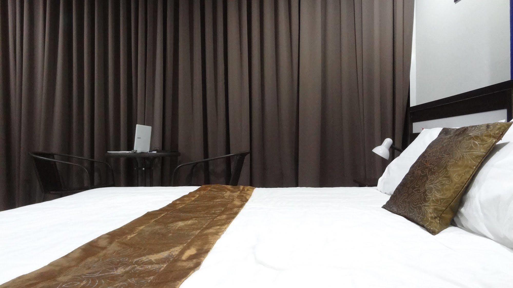 But Different Phuket Boutique Hotel Nai Harn Dış mekan fotoğraf
